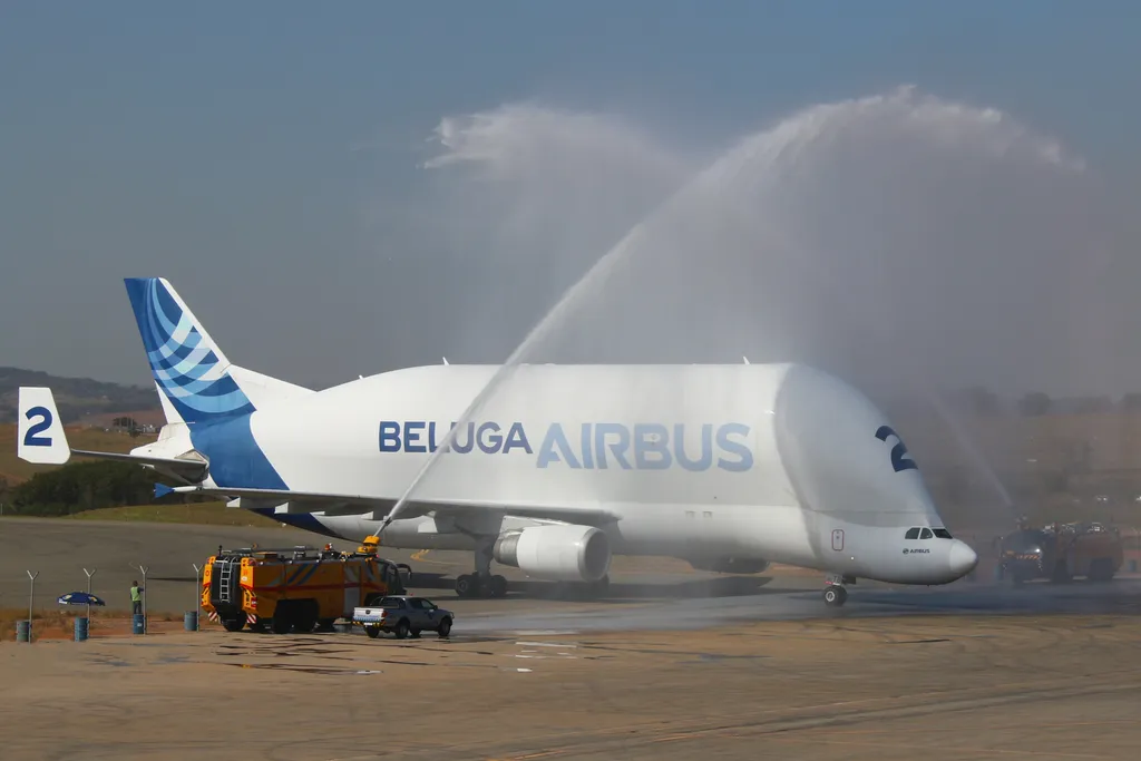 repülő beluga repülőgép szállító Airbus Beluga 