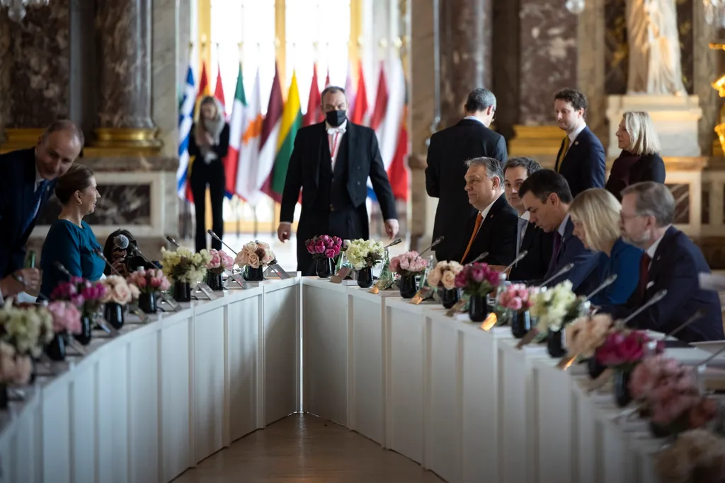 Ukrajnai háború - Orbán Viktor az uniós állam- és kormányfők rendkívüli csúcstalálkozóján ORBÁN Viktor 