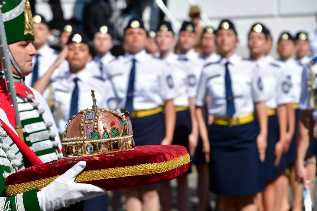 Tiszti esküt tettek a Nemzeti Közszolgálati Egyetem Rendészettudományi Kara és Katasztrófavédelmi Intézetének végzett hallgatói 