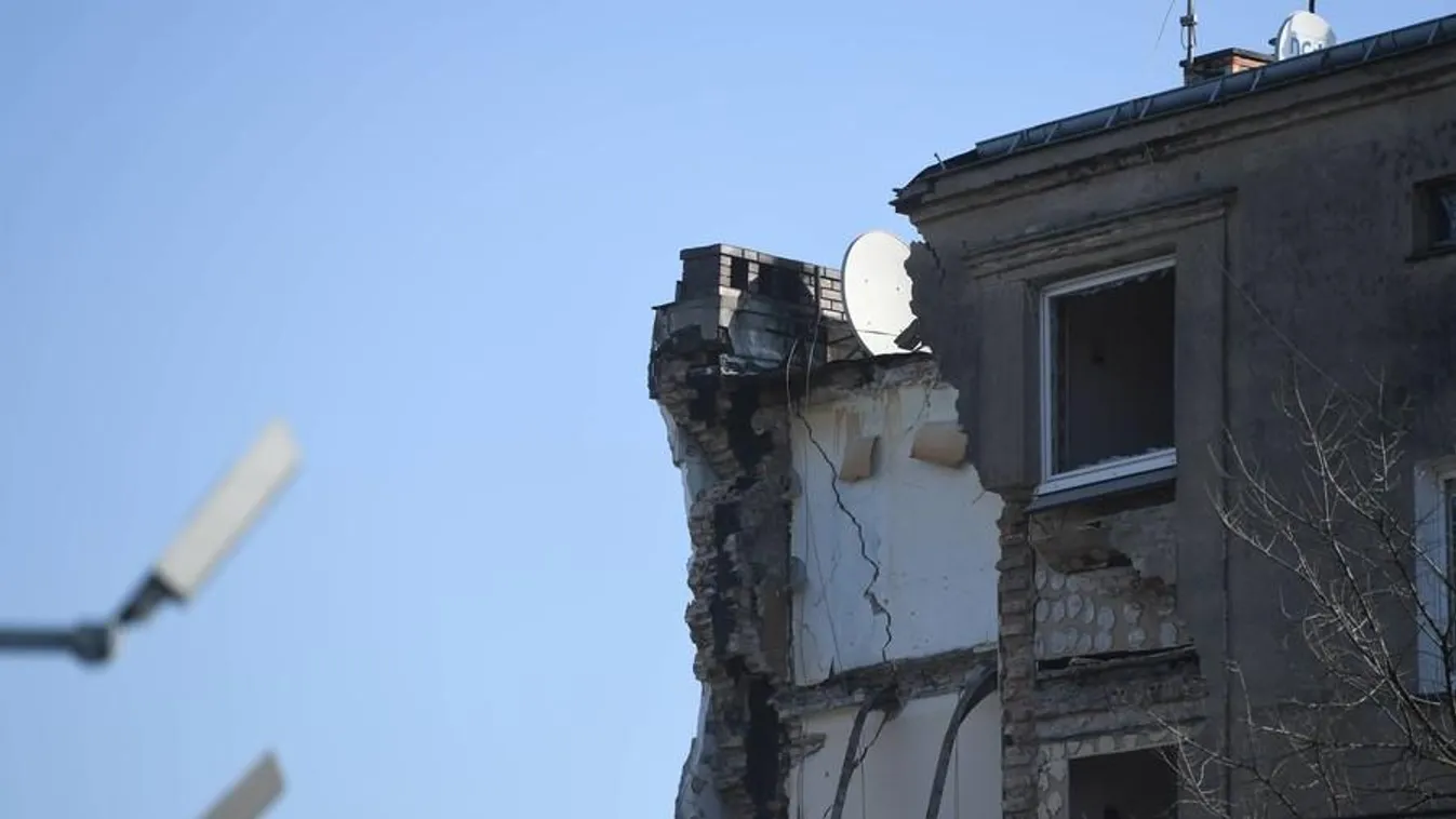 összedőlt ház, gázrobbanás, Poznan 