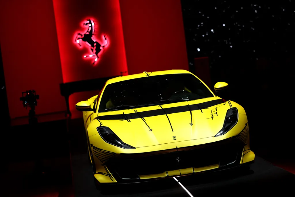 Vagyont érő autók és vagyonos emberek partija: Ferrari-gála New York-ban, galéria, 2023 