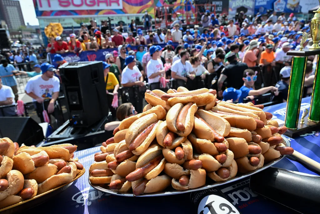 hotdog, hot-dog, evőverseny, verseny, evő, evés, étel, egyesült államok, Brooklyn, Coney Island, Nathan's Famous 