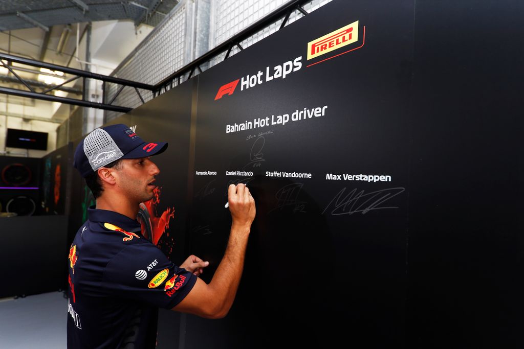 Forma-1, Bahreini Nagydíj, Pirelli Hot Laps, Daniel Ricciardo 
