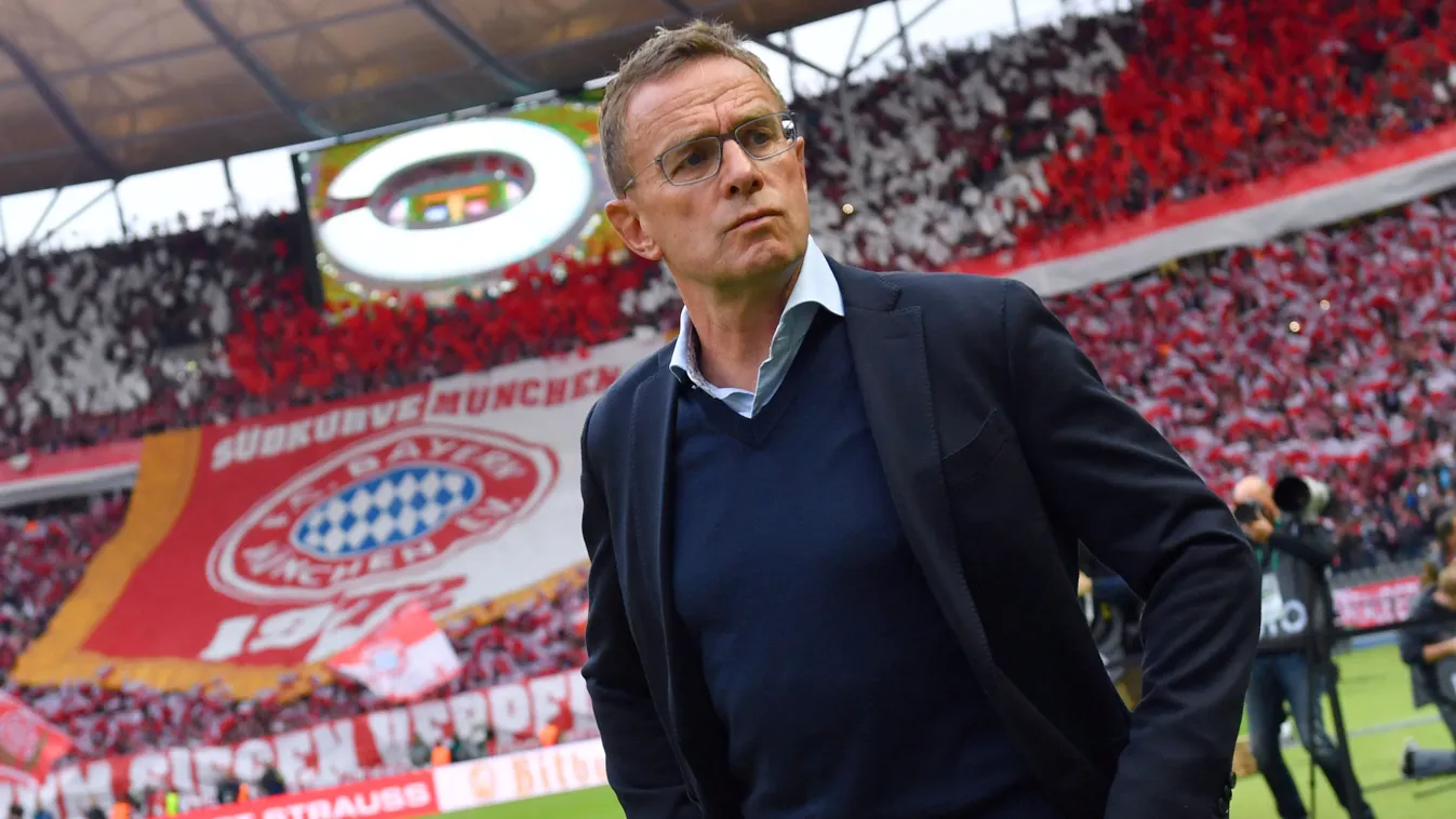 Ralf Rangnick refuses Bayern and will not coach. Club Cup Sports Sports jersey 19 18 Cup competition Men Match match Muenchener Team sport cup club football player Club Dress club shirt teamsports DFB Pokal DFB Cup cup final SP Frankfurter Soccer German F