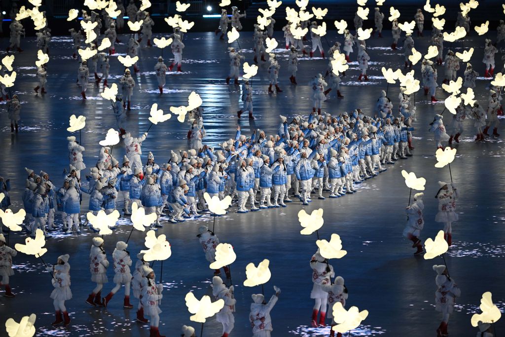 2022, Peking, téli olimpia, nyitóünnepség OLYMPIC GAMES Children perform during the opening ceremony of the Beijing 2022 Winter Olympic Games, at the National Stadium, known as the Bird's Nest, in Beijing, on February 4, 2022. (Photo by Anne-Christine POU
