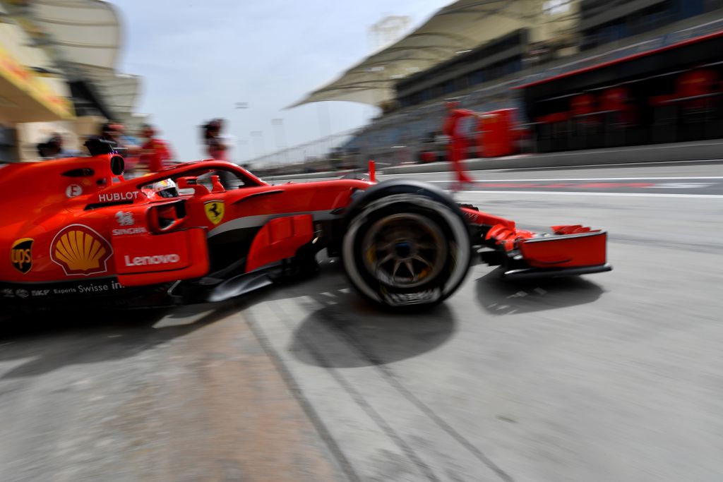 A Forma-1-es Bahreini Nagydíj pénteki napja, Sebastian Vettel, Scuderia Ferrari 