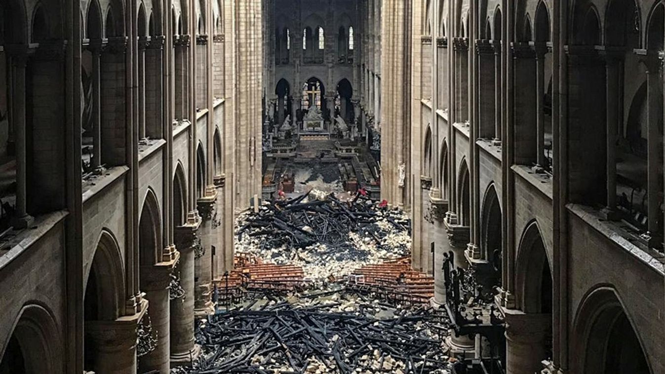 Notre Dame, belső fotók a tűz után, 2019.04.15, 2019.04.16. 