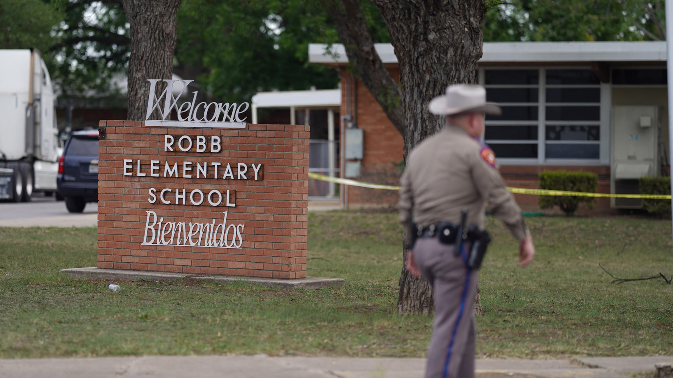 Iskolai lövöldözés, Texas, iskola,  Uvalde, Robb Általános iskola, 
   Texas, iskola, 
 een gunman kills 15 at Texas elementary school school crime shooting TOPSHOTS Horizontal 