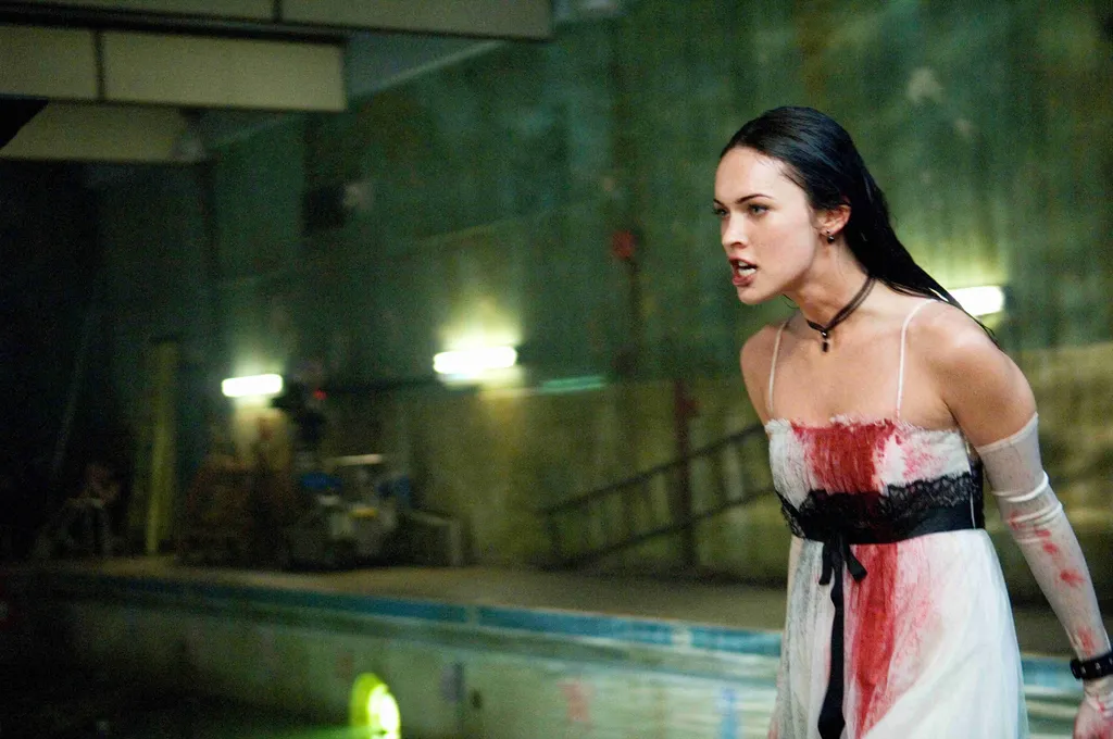 Jennifer's Body Cinema USA horror bloodthirsty Horizontal WOMAN DRESS BLOODY 