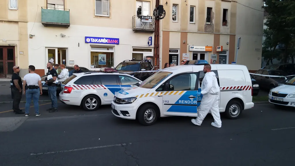 Kiraboltak egy bankot Budapesten, 15. kerület, bankrablás, rendőrség, helyszínelők 