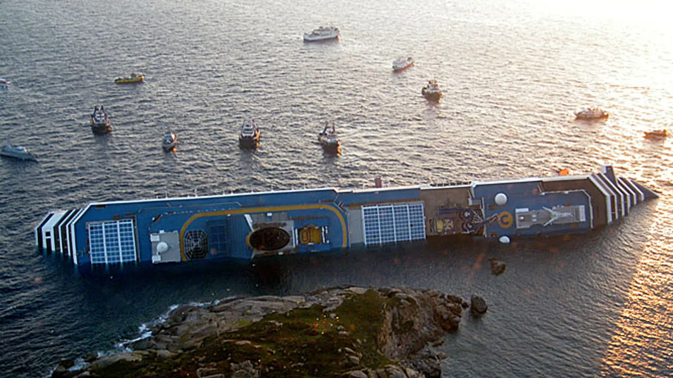 Costa Concordia, felállították az olasz partoknál szerencsétlenül járt luxushajót, a hajó 2012 január 14-én 