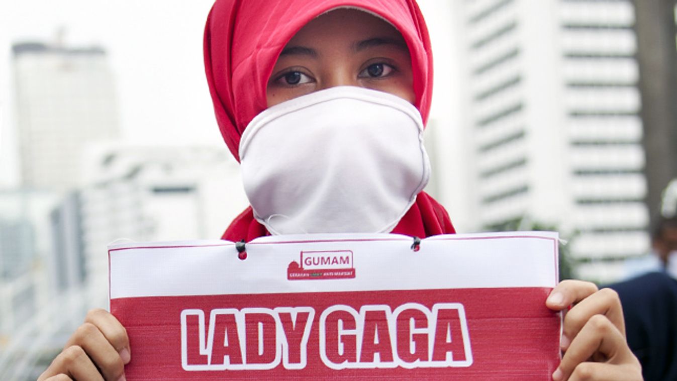 Lady Gaga koncertje ellen tüntettek Dzsakartában, indonézia, bojkott, ellentüntetés