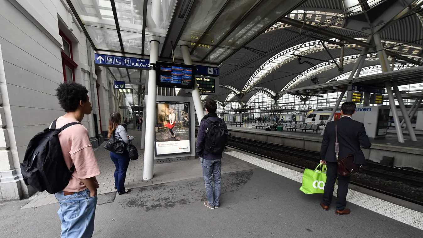 BELGAHOTNEWS STAKING GREVE VAKBONDEN SYNDICATS NMBS SNCB LOUVAIN SQUARE FORMAT 