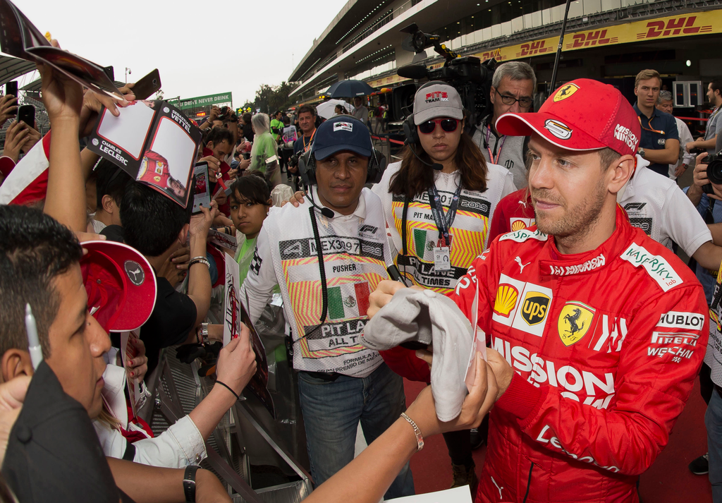 Forma-1, Sebastian Vettel, Scuderia Ferrari, Mexikói Nagydíj szurkolók 
