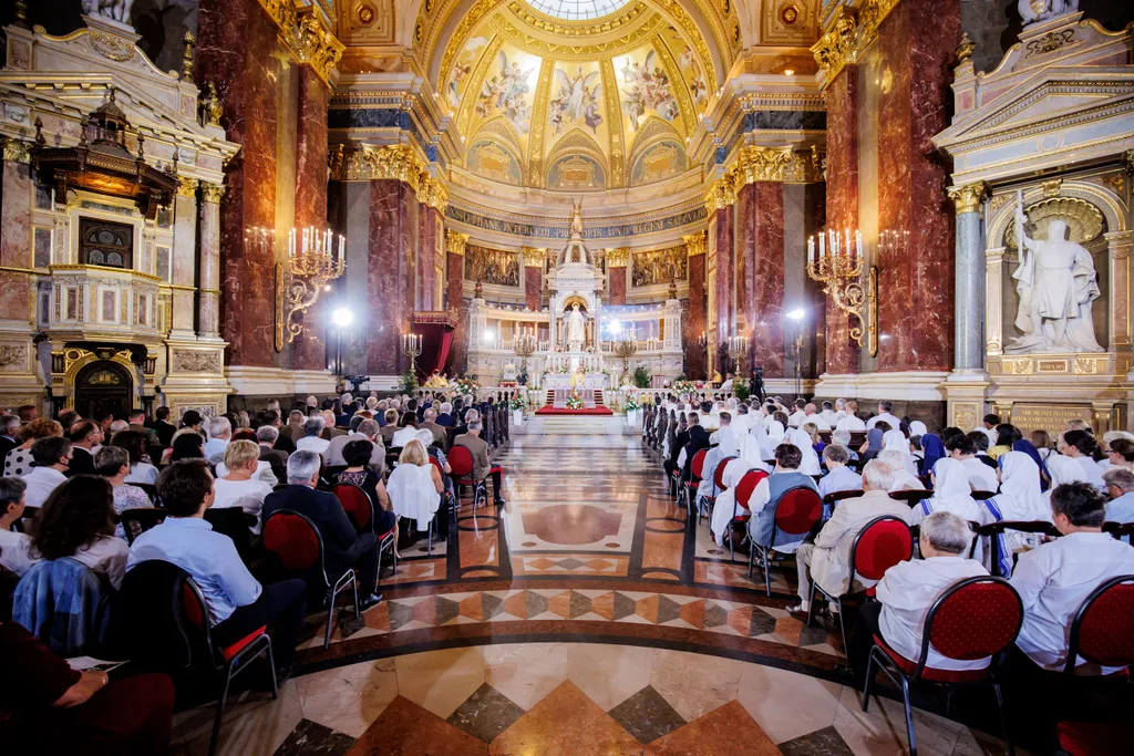 Ünnepi szentmise, Szent Jobb, Szent István-bazilikában, bbazilika, budapest, szent istván tér 