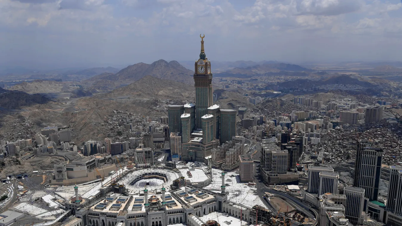 TOPSHOTS Horizontal MIDDLE EAST ISLAMIC RELIGION MECCA HOLY PLACES GENERAL VIEW AERIAL VIEW STREET CLOCK ILLUSTRATION KAABA RELIGIOUS OBJECTS 