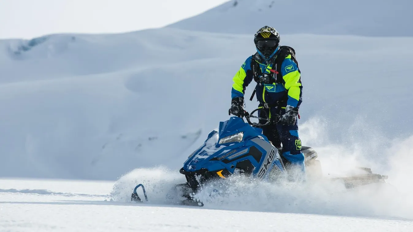 snowmobile snowmachine motoros szán 