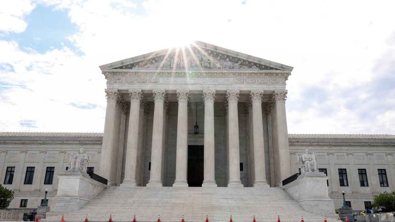 amerikai Legfelsőbb Bíróság Supreme Court of the United States  Supreme Court Releases Opinions GettyImageRank2 Color Image Horizontal POLITICS GOVERNMENT LAW 