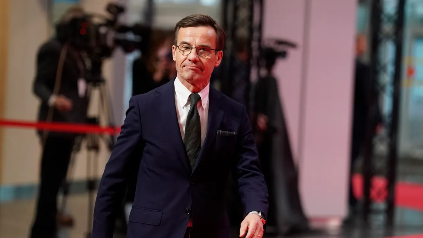 KRISTERSSON, Ulf Riga, 2022. december 19.
Ulf Kristersson svéd miniszterelnök érkezik az észak-európai államokat tömörítő Közös Expedíciós Haderő (JEF) nevű védelmi együttműködési szervezet állam- és kormányfői találkozójára Rigában 2022. december 19-én. 