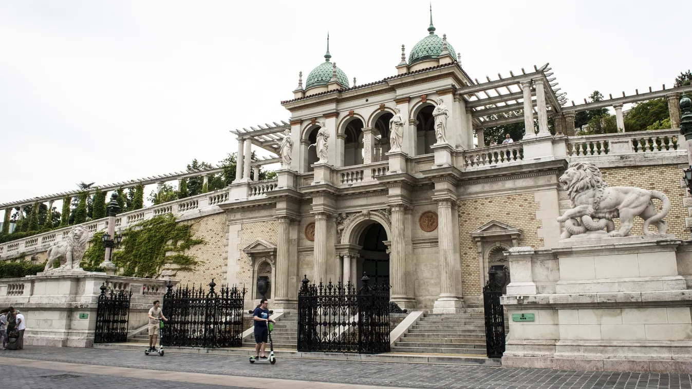 Nemzeti Hauszmann Terv, budai Várnegyed megújítása, átfogó rekonstrukció, bejárás, 2019.07.12., Várkert Bazár 