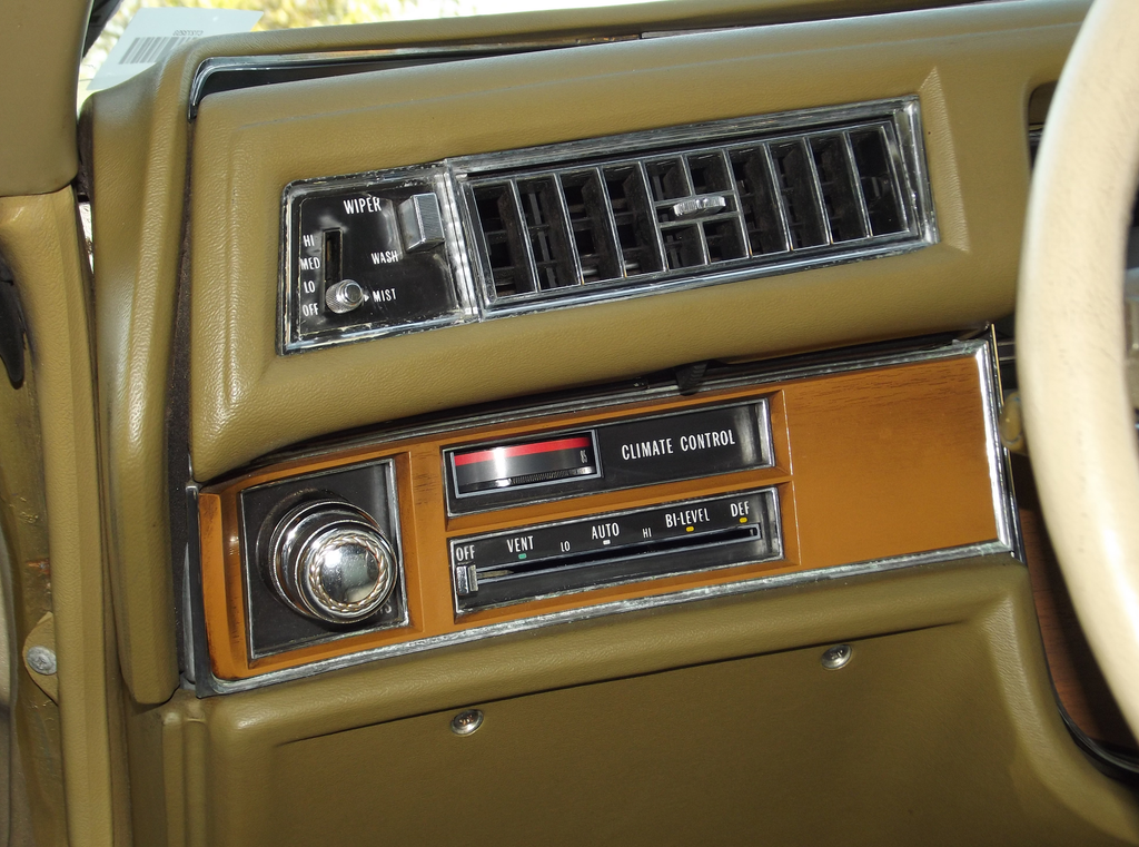 Cadillac Calais Coupe (1974) veteránteszt 