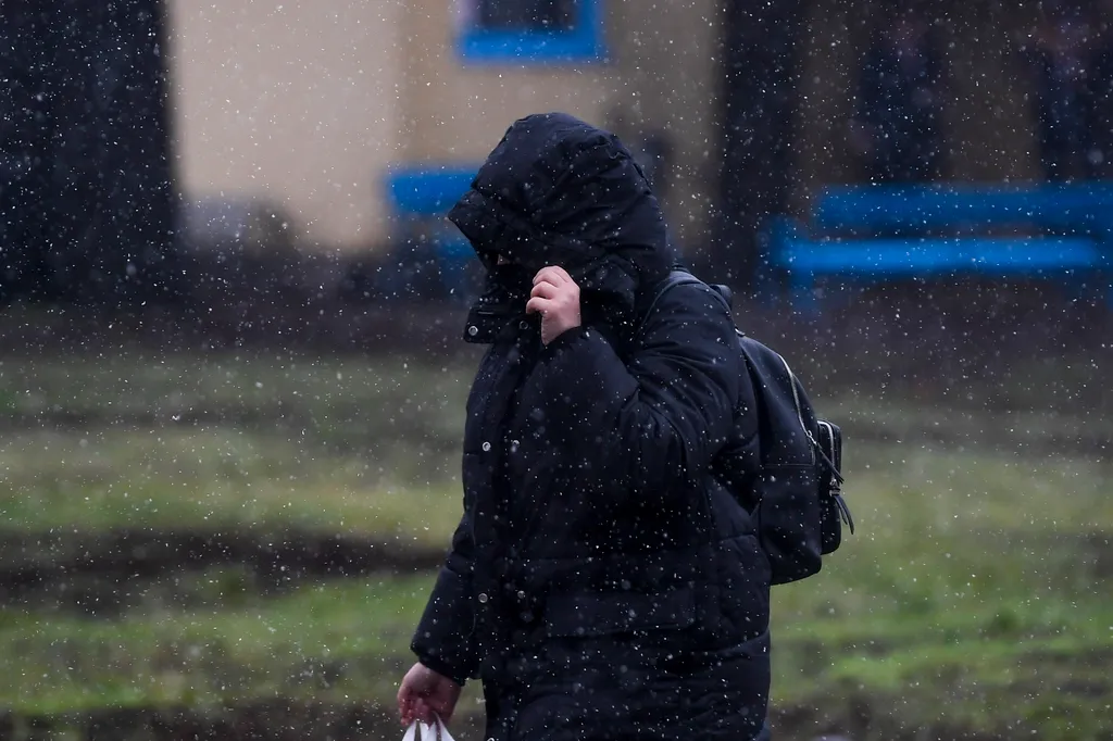 Debrecen, szél, havas eső, hó 