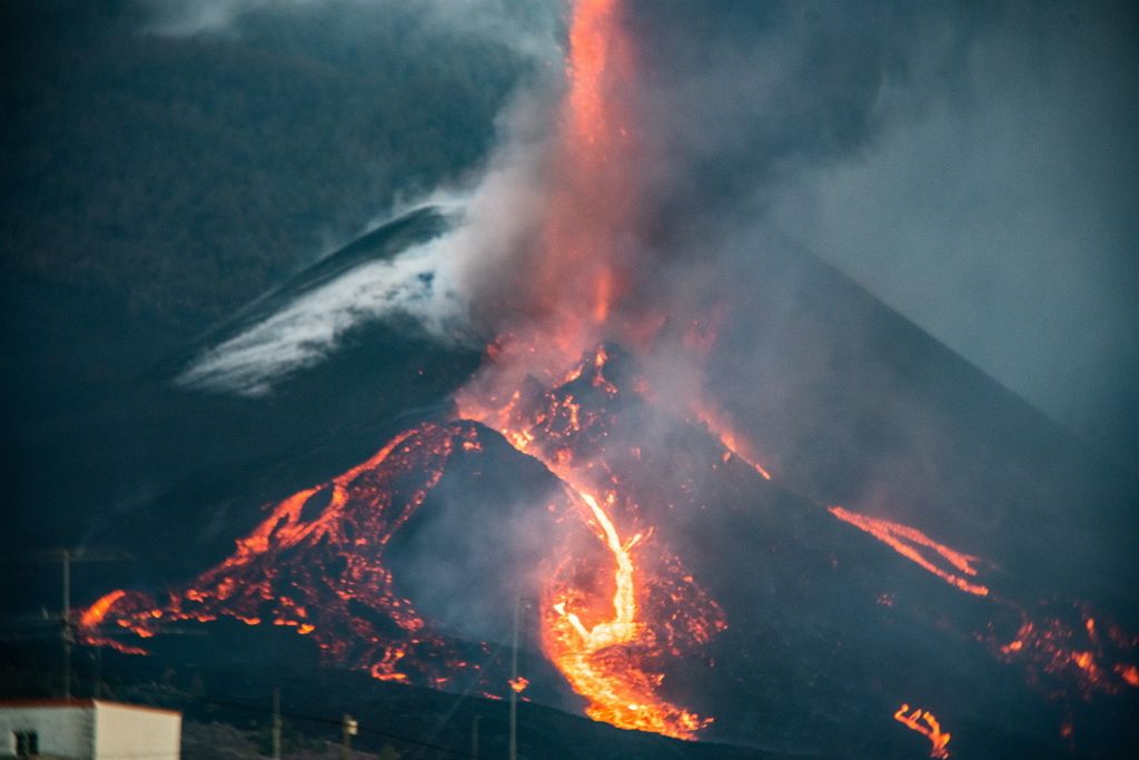 Cumbre Vieja, Kanári-szigetek, vulkánkitörés, vulkán, tűzhányó 