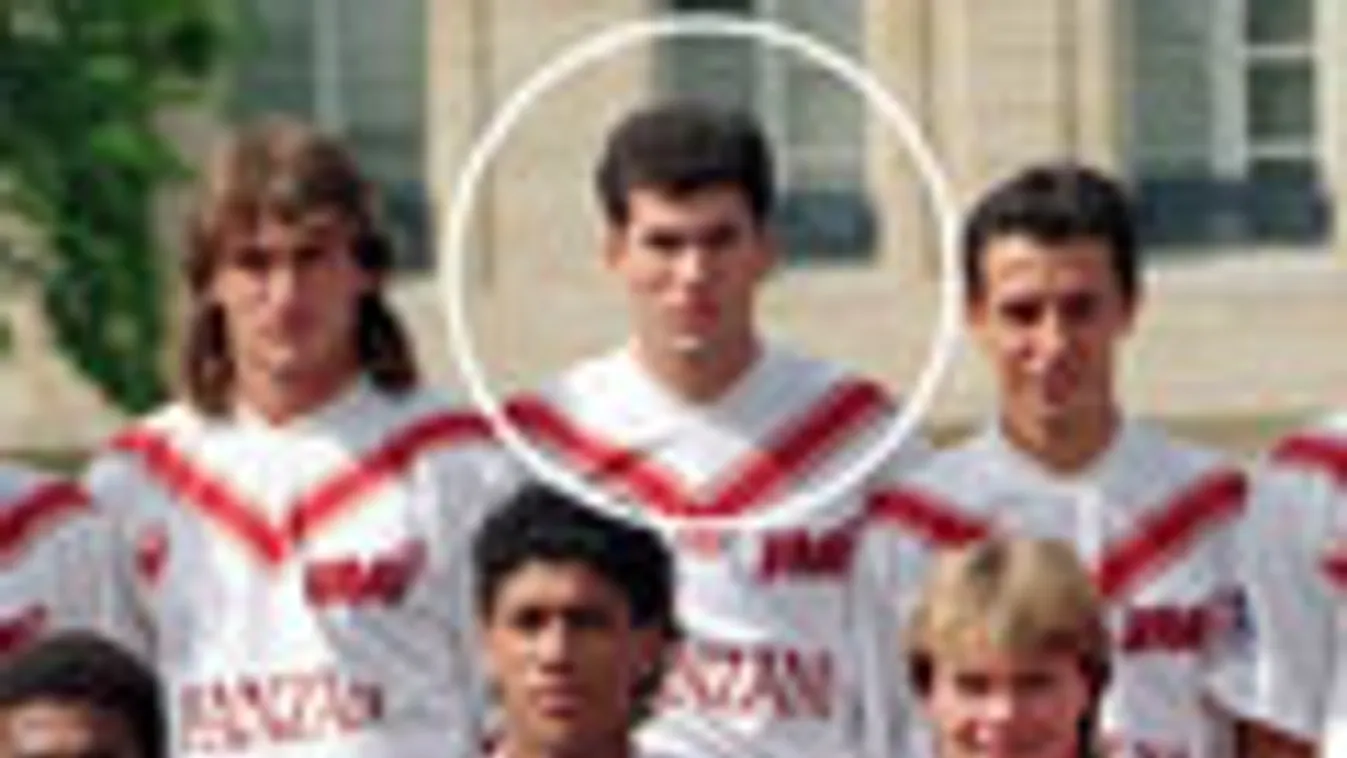 Zinedine Zidane francia labdarúgó, a Girondins Bordeuax csapatképén
