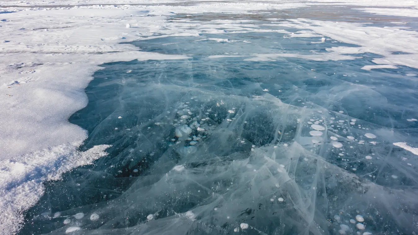 Beszakadt a folyó jege két kisgyermek alatt, nem tudták megmenteni az életüket, illusztráció, 2022 