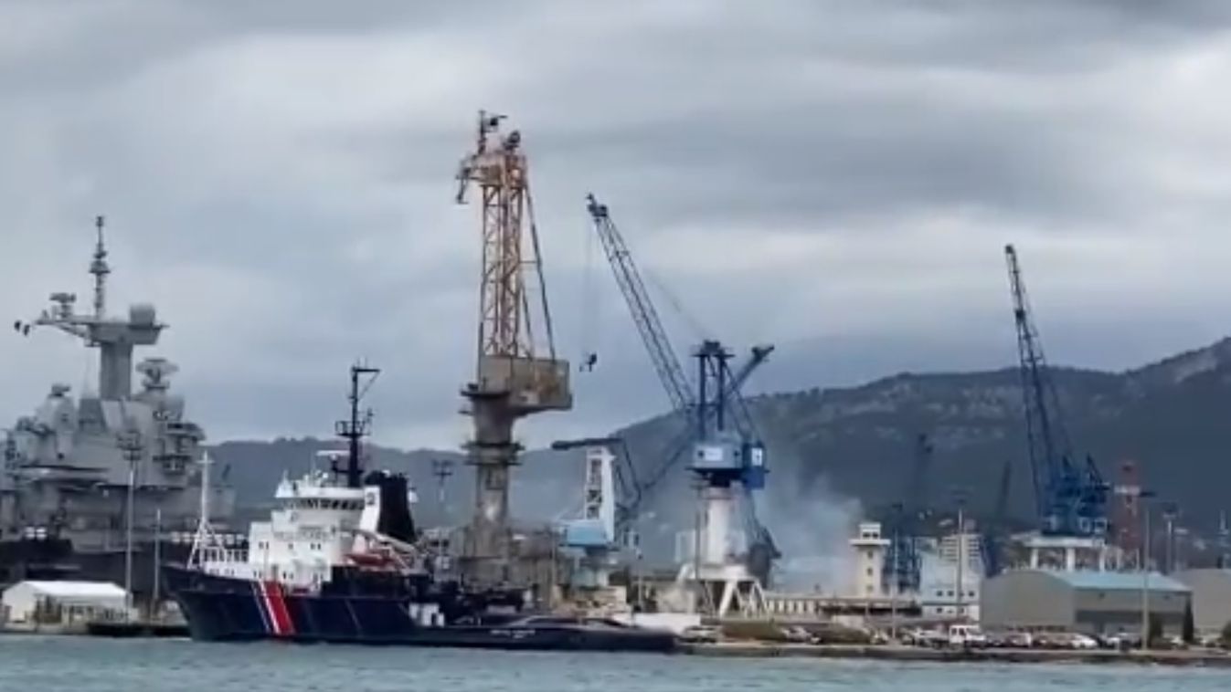 tengeralattjáró tűz Toulon 