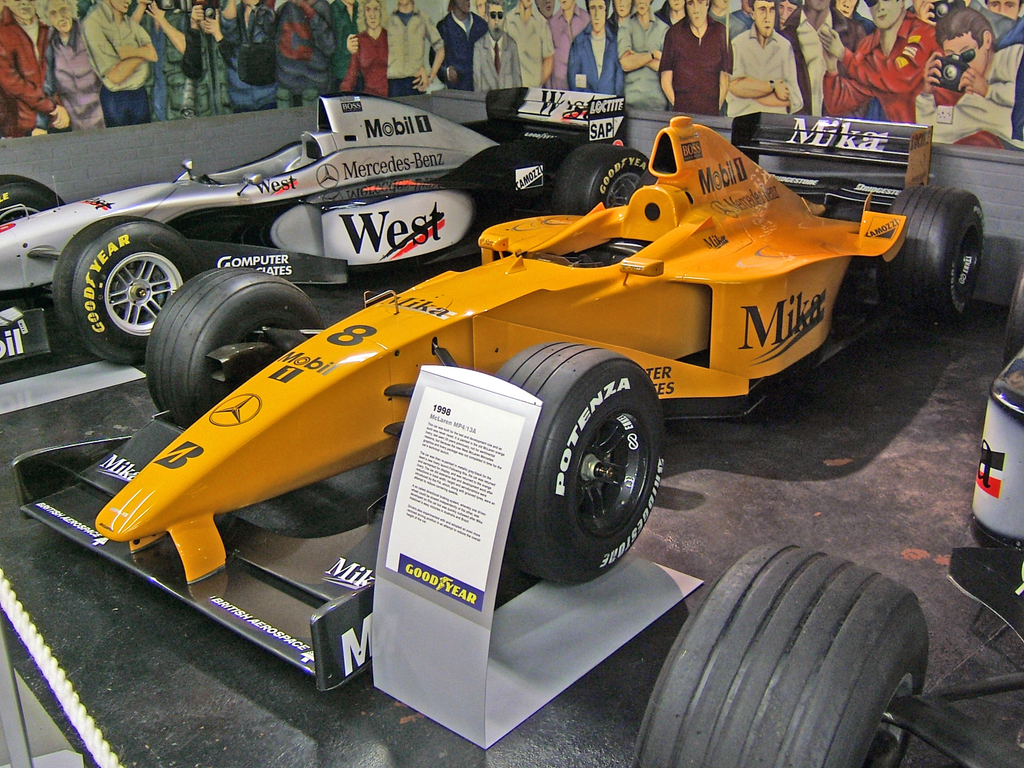 Forma-1, Mika Häkkinen, McLaren-Mercedes MP4-13A tesztautó, Donington Park, Grand Prix Collection 