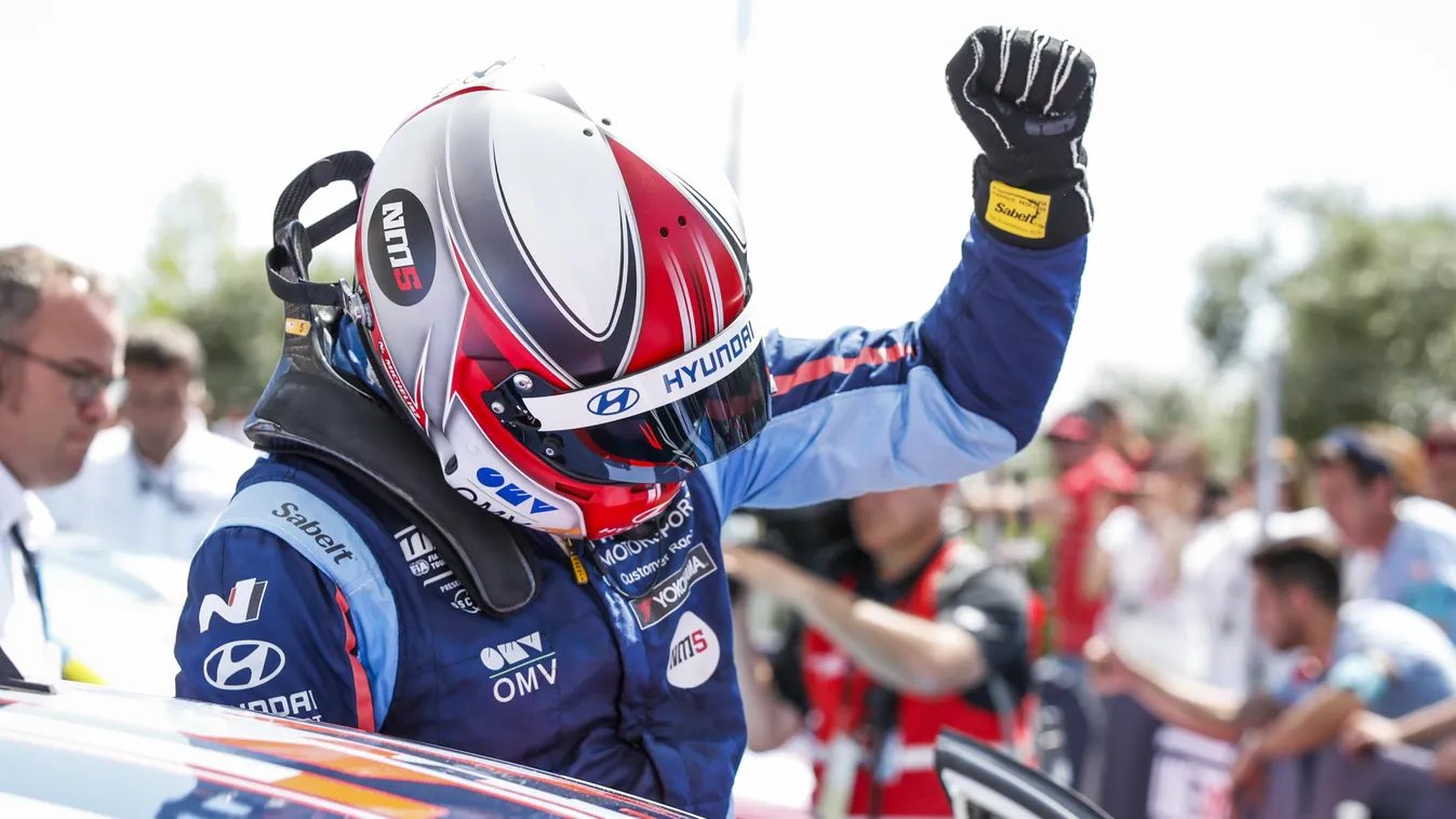 AUTO - WTCR PORTUGAL 2019 AUTO CHAMPIONNAT DU MONDE CIRCUIT COURSE FIA Motorsport TOURISME MICHELISZ Norbert, (HUN), BRC Hyundai N Squadra Corse, Hyundai i30 N TCR, celebrating victory during the 2019 FIA WTCR World Touring Car cup of Portugal, Vila Real 