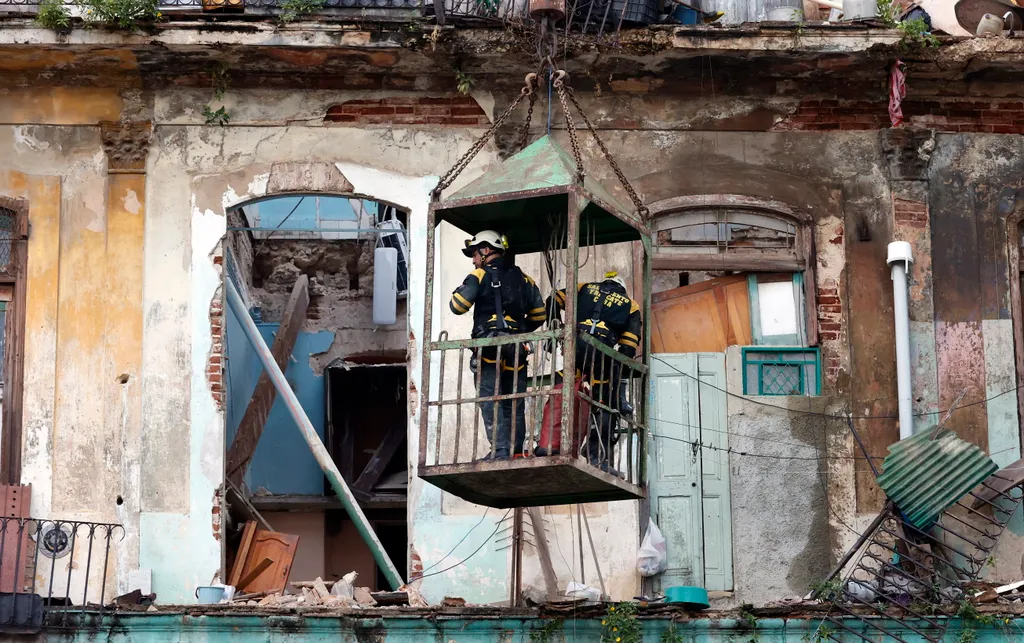 Épületomlás Kuba mentés  meghalt két tűzoltó 