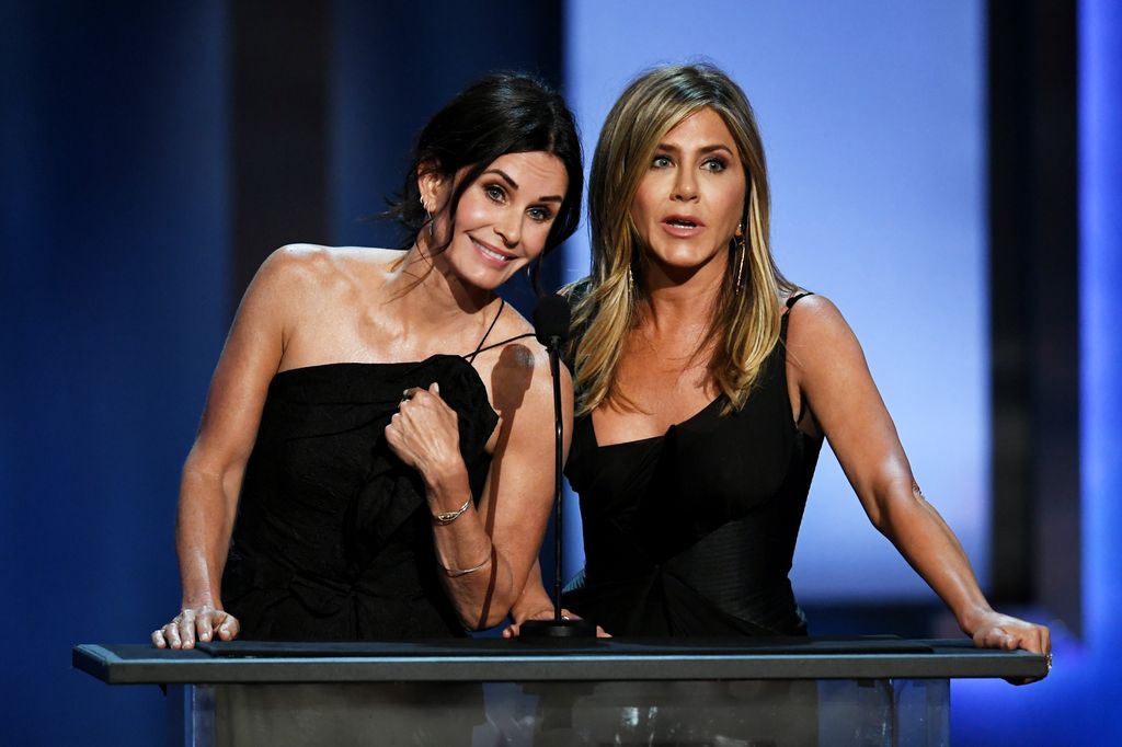 American Film Institute's 46th Life Achievement Award Gala Tribute to George Clooney - Show GettyImageRank1 People HORIZONTAL THREE QUARTER LENGTH Talking USA California Hollywood - California Award Two People Photography Film Industry Jennifer Aniston Ge