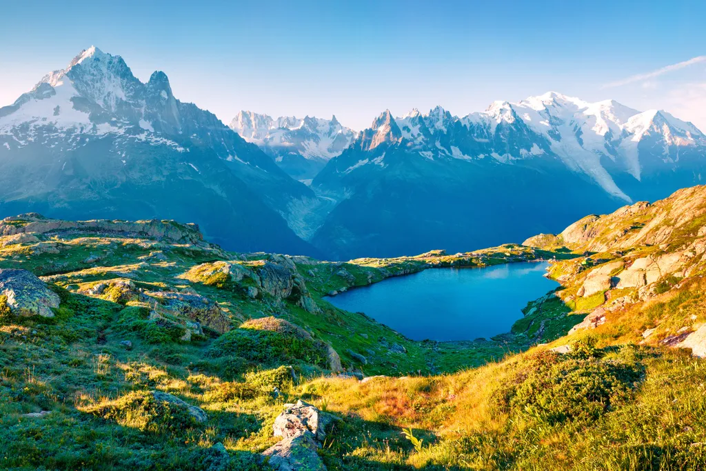 Gyönyörű képeken a Mont Blanc és a hegyet övező mesés erdő, galéria, 2023 