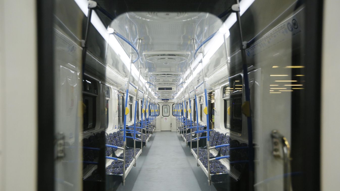 felújított metrószerelvény M3 metró metro BKK BKV Tarlós István főpolgármester közlekedés tömegközlekedés 