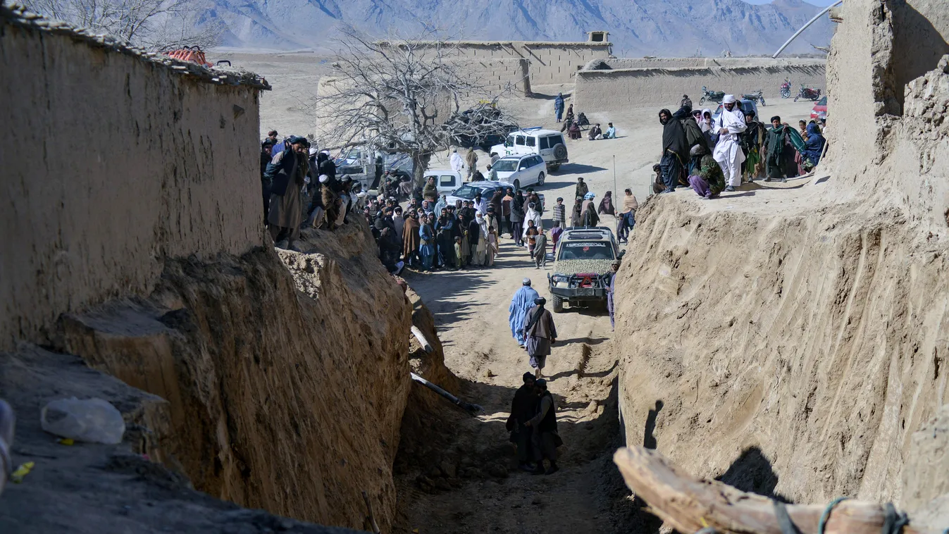 Afganisztán, kút, kisfiú, mentés, kútba zuhant gyerek 