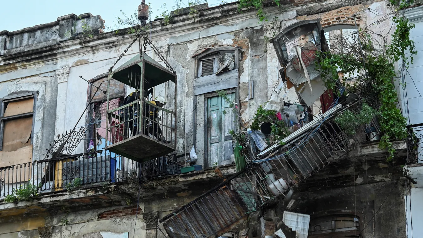 accidente lifestyle TOPSHOTS Horizontal BUILDING COLLAPSE Épületomlás Kuba mentés  meghalt két tűzoltó 