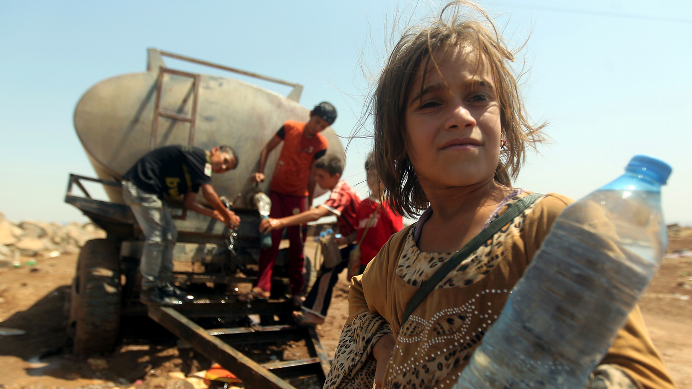 Iraqi Yazidi refugees 2014, after Islamic State jihadists in Iraq. 
Jazidi Menekült irak 