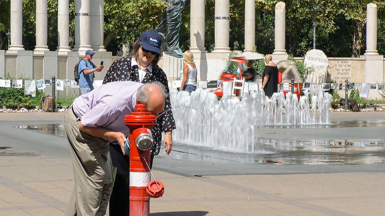 Hőség Budapesten - a tűzcsapokat átalakították ivókúttá 