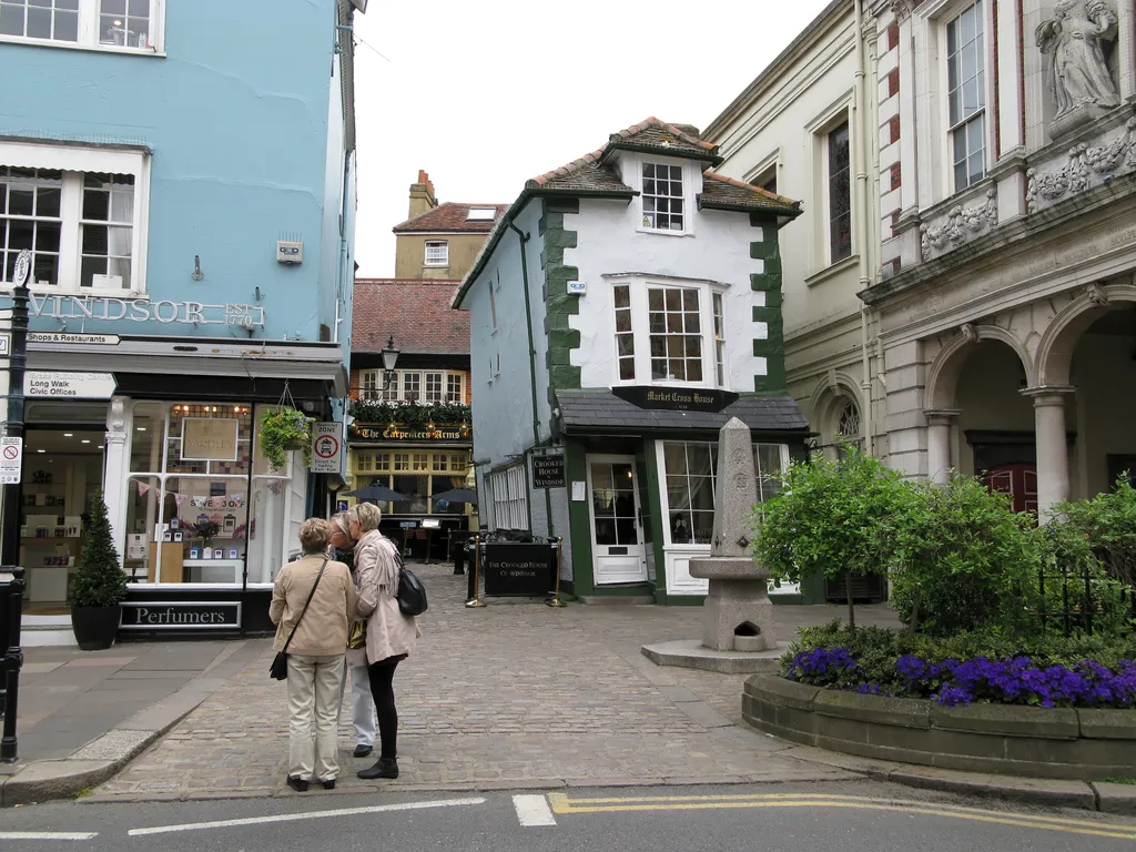 Market Cross House Crooked House in Windsor 