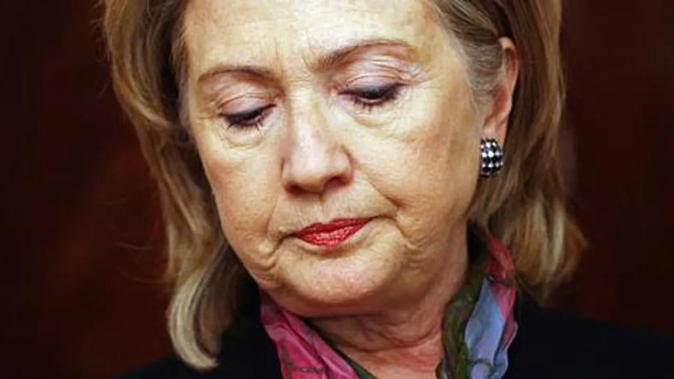 Hillary CLINTON amerikai külügyminiszter tárcája washingtoni székházában, a WikiLeaks által kiszivárogtatott titkosított amerikai dokumentumok ügyében beszél 