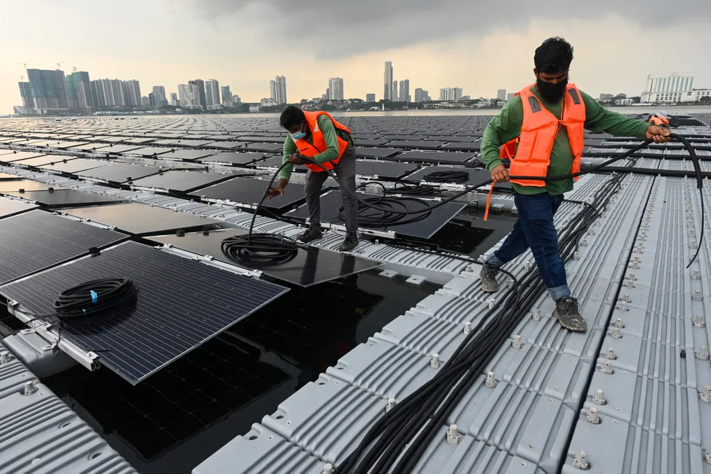 Szingapúrban úszó napfarmokat építenek az éghajlatváltozás elleni küzdelemben  energy SOLAR ENERGY 