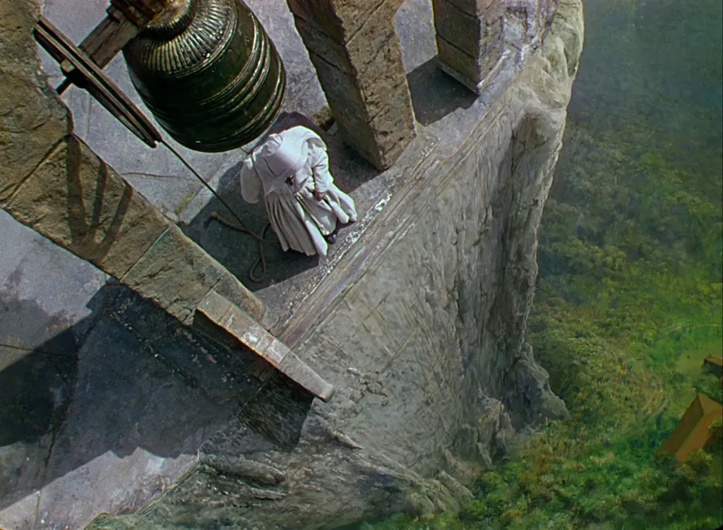 Black Narcissus Cinéma Horizontal WOMAN NUN SISTER BELL TOWER 