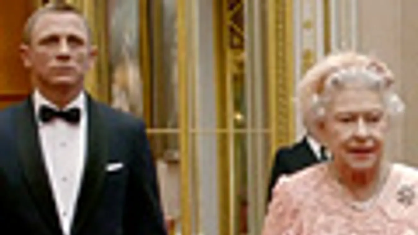 II. Erzsébet és Daniel Craig az londoni olimpiai megnyitó kisfilmjében