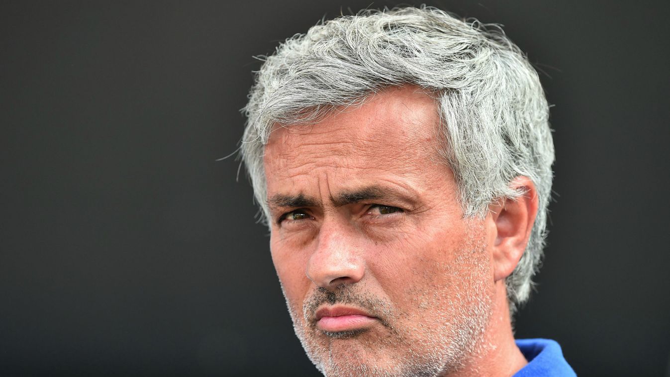 José Mourinho a Chelsea edzője 