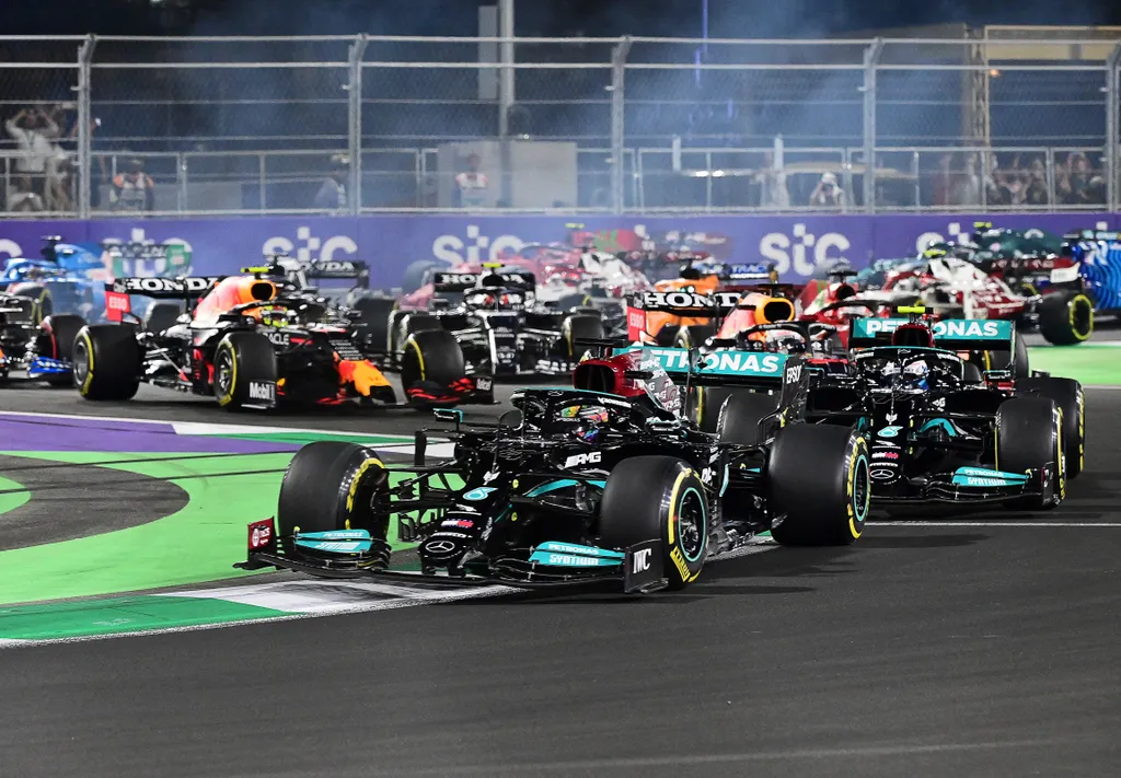 Forma-1, Szaúd-arábiai Nagydíj, rajt, Lewis Hamilton, Mercedes 