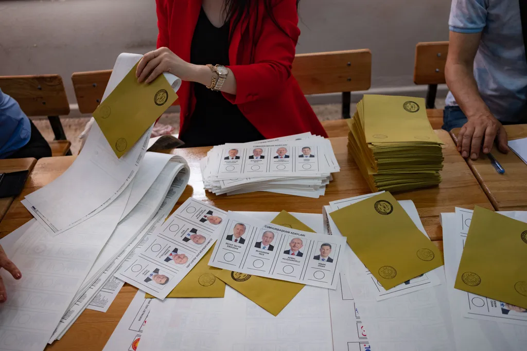 török választás, Törökország, a török elnökválasztás első fordulójának napja, parlamenti választások, 2023.05.14. 