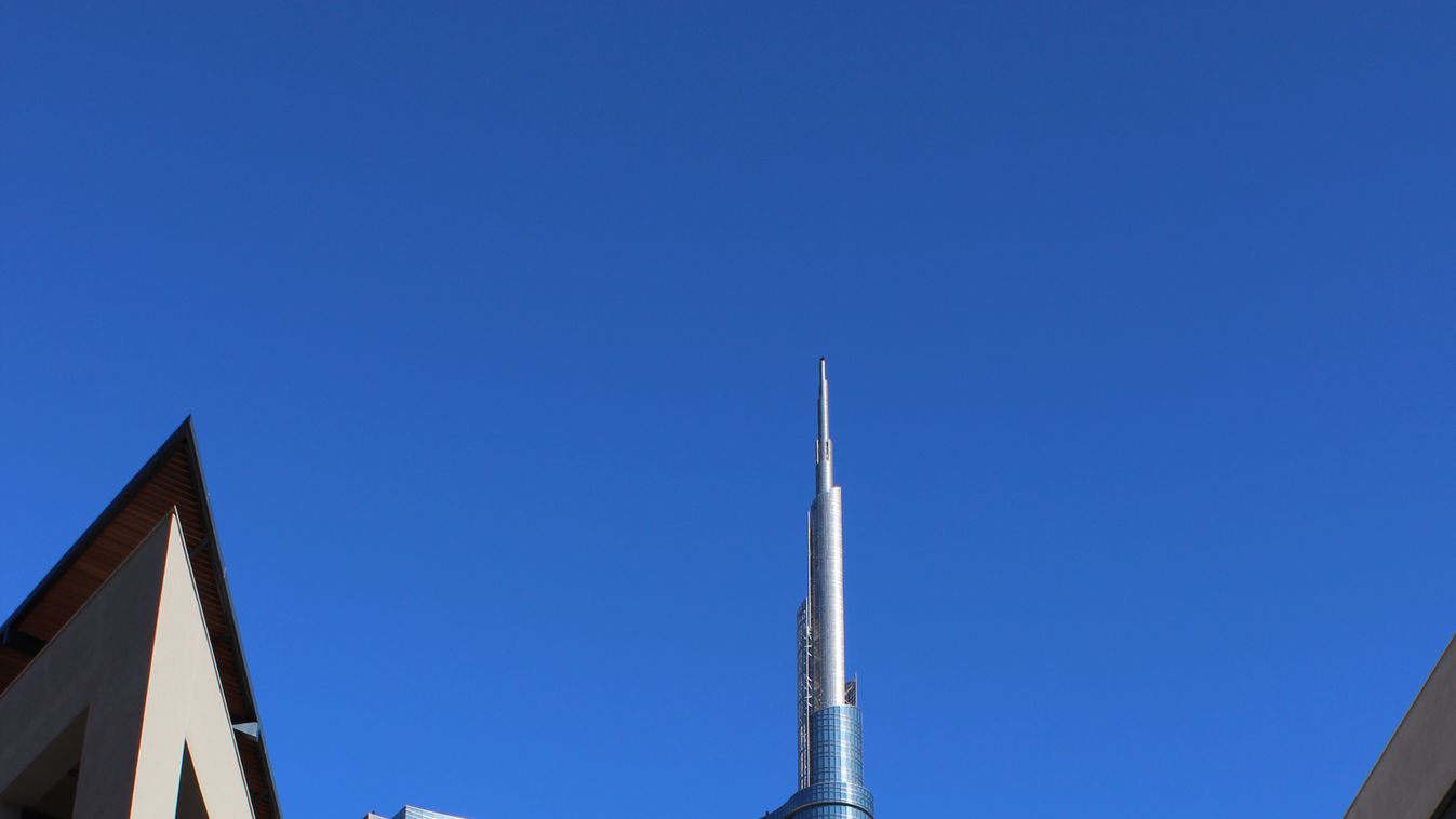 Milánó felhőkarcoló Unicredit torony 