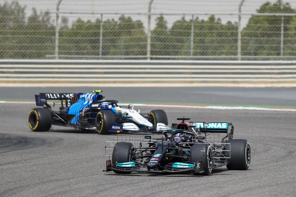 Forma-1, Lewis Hamilton, Mercedes, Nicholas Latifi, Williams, Bahrein teszt 2. nap, 2021 